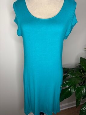 Heart Hips Teal Scoop-Neck Midi Dress